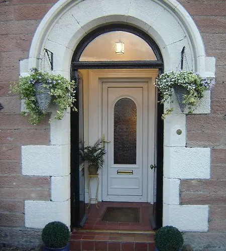 Strome Lodge